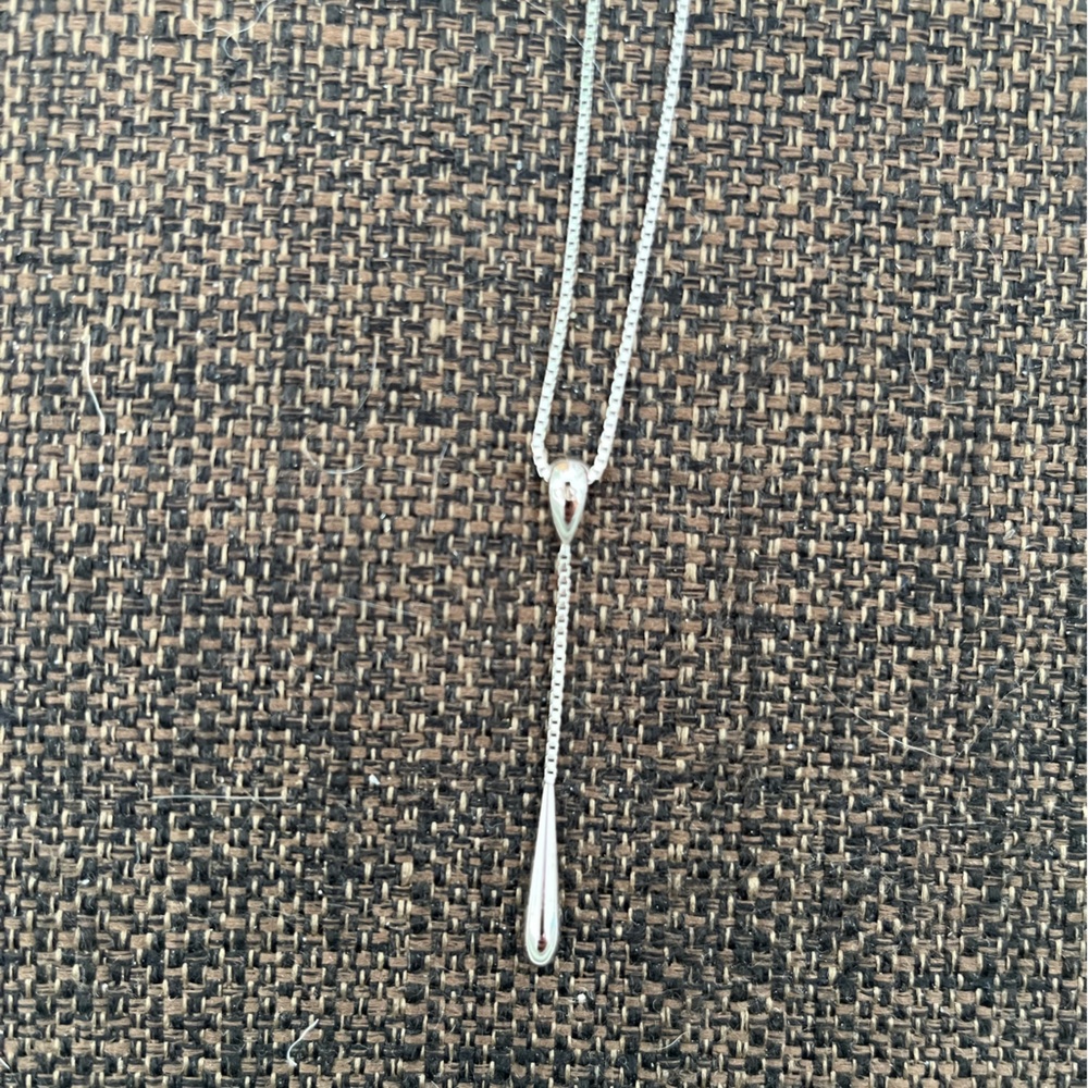 Elegant Caroline Néron Necklace